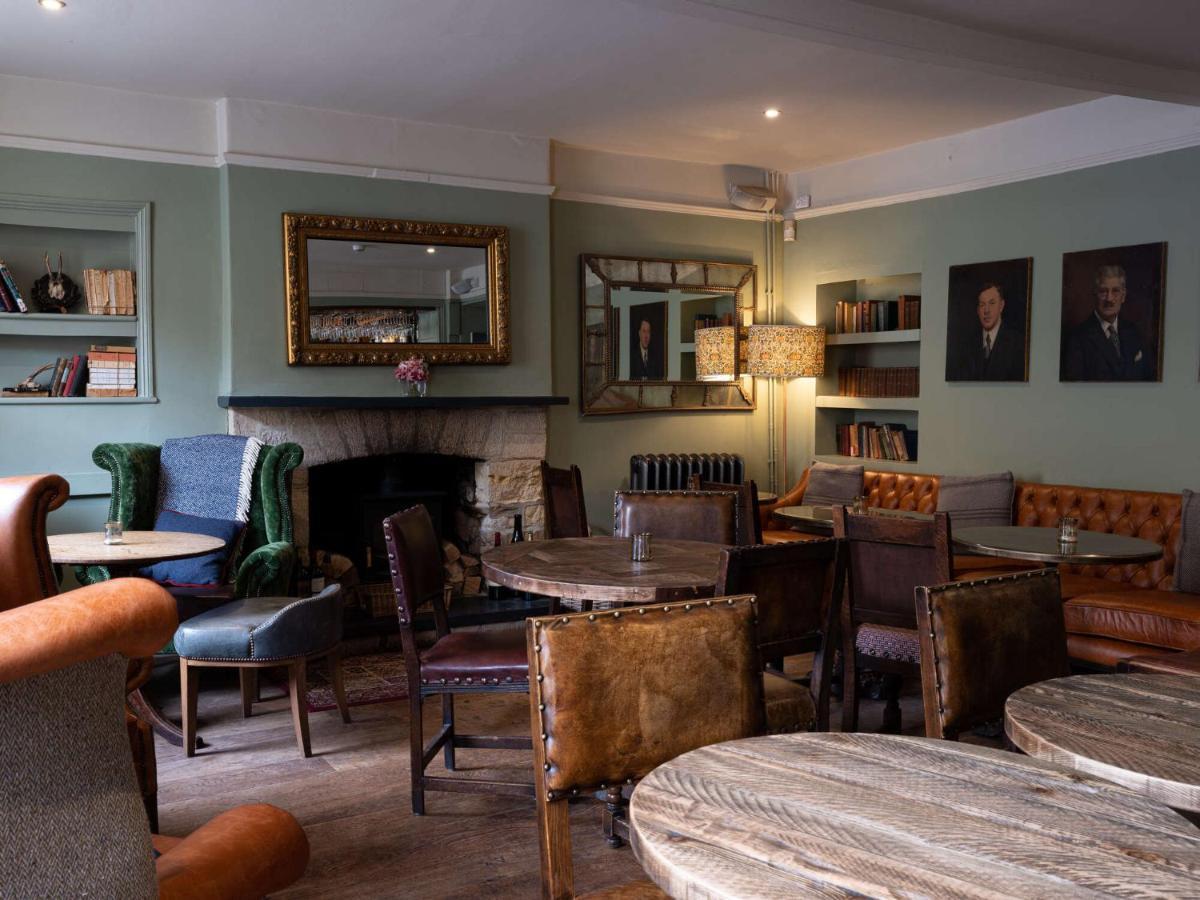 The Wheatsheaf Inn 버튼온더워터 외부 사진