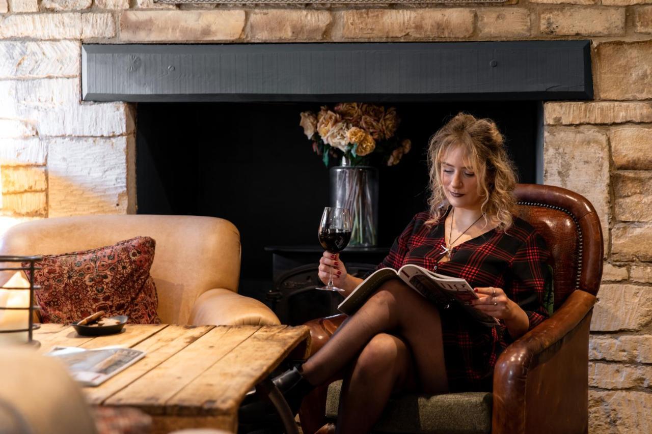 The Wheatsheaf Inn 버튼온더워터 외부 사진